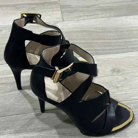 Calvin Klein Bootie Size 7.5M - Picture 3 of 7